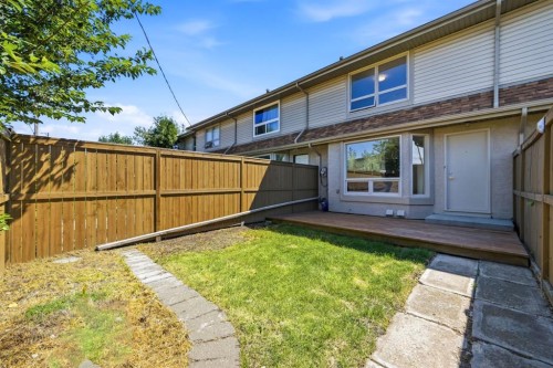 42-123 Queensland Drive Se, Calgary, AB - Outdoor With Exterior