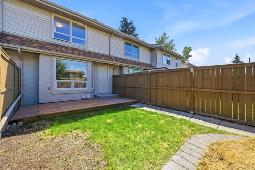 42-123 Queensland Drive Se, Calgary, AB - Outdoor With Exterior