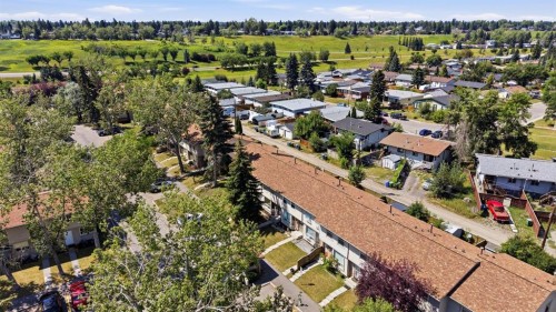42-123 Queensland Drive Se, Calgary, AB - Outdoor With View