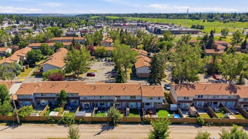 42-123 Queensland Drive Se, Calgary, AB - Outdoor With View