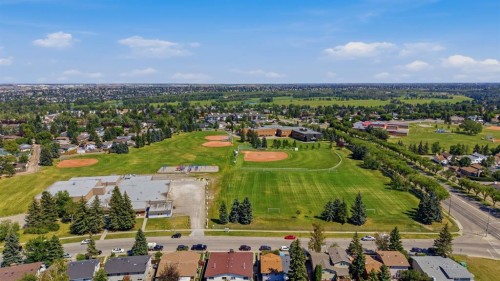 42-123 Queensland Drive Se, Calgary, AB - Outdoor With View