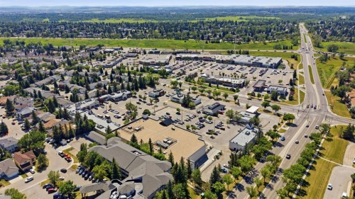42-123 Queensland Drive Se, Calgary, AB - Outdoor With View