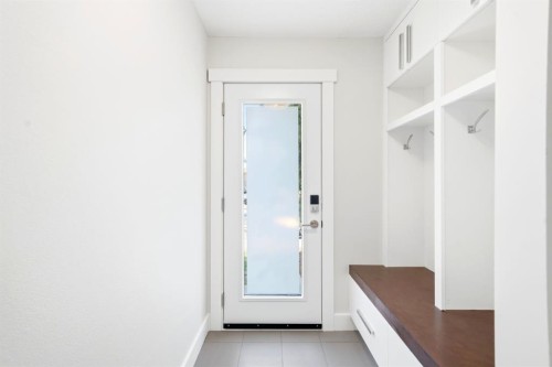 42-123 Queensland Drive Se, Calgary, AB - Indoor Photo Showing Other Room