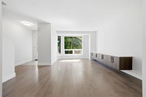 42-123 Queensland Drive Se, Calgary, AB - Indoor