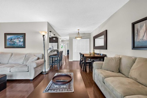 2301 4 Avenue Nw, Calgary, AB - Indoor Photo Showing Living Room