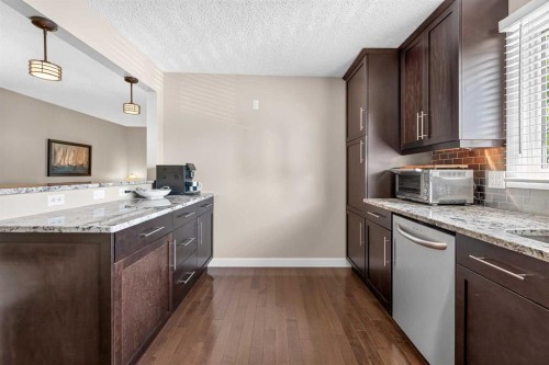 2301 4 Avenue Nw, Calgary, AB - Indoor Photo Showing Kitchen