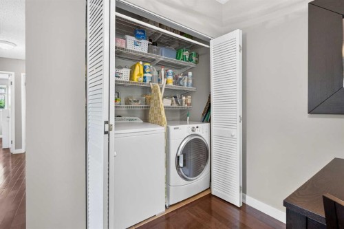 2301 4 Avenue Nw, Calgary, AB - Indoor Photo Showing Laundry Room