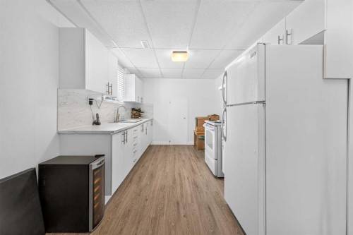 2301 4 Avenue Nw, Calgary, AB - Indoor Photo Showing Other Room
