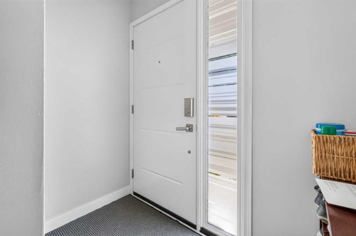 2301 4 Avenue Nw, Calgary, AB - Indoor Photo Showing Other Room