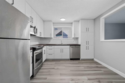 723 55 Avenue Sw, Calgary, AB - Indoor Photo Showing Kitchen