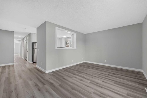 723 55 Avenue Sw, Calgary, AB - Indoor Photo Showing Other Room