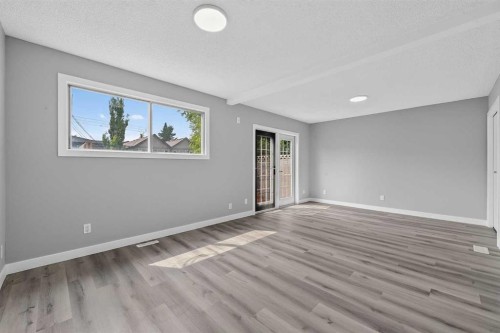 723 55 Avenue Sw, Calgary, AB - Indoor Photo Showing Other Room