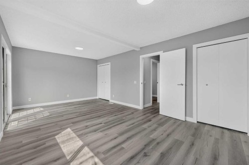 723 55 Avenue Sw, Calgary, AB - Indoor Photo Showing Other Room
