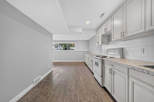 723 55 Avenue Sw, Calgary, AB - Indoor Photo Showing Kitchen