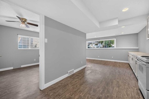 723 55 Avenue Sw, Calgary, AB - Indoor