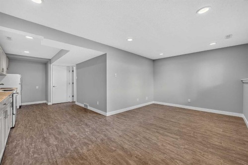 723 55 Avenue Sw, Calgary, AB - Indoor