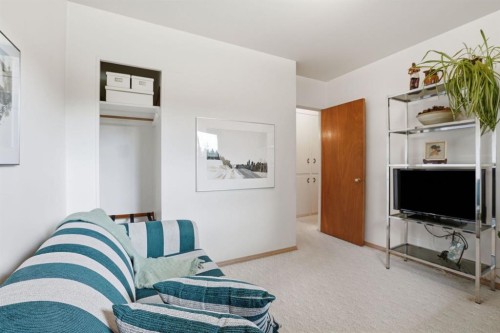 908 30 Avenue Nw, Calgary, AB - Indoor