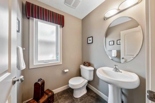259 Willow Ridge Manor, Diamond Valley, AB - Indoor Photo Showing Bathroom