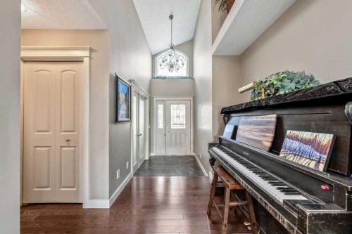 259 Willow Ridge Manor, Diamond Valley, AB - Indoor Photo Showing Other Room