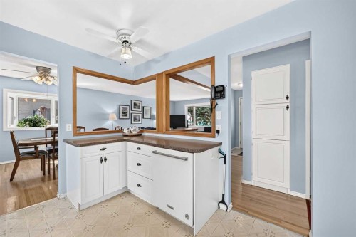 7828 10 Street Nw, Calgary, AB - Indoor