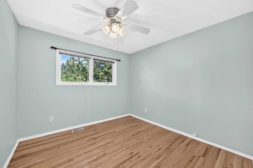 7828 10 Street Nw, Calgary, AB - Indoor Photo Showing Other Room
