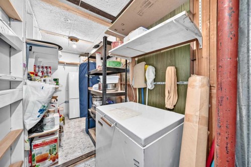 7828 10 Street Nw, Calgary, AB - Indoor