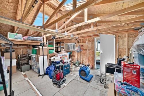 7828 10 Street Nw, Calgary, AB - Indoor