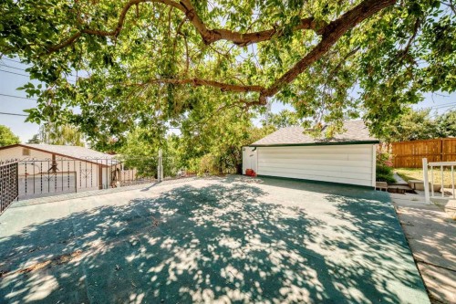 7828 10 Street Nw, Calgary, AB - Outdoor