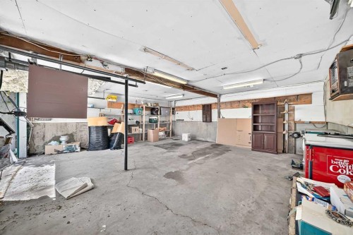 7828 10 Street Nw, Calgary, AB - Indoor Photo Showing Garage