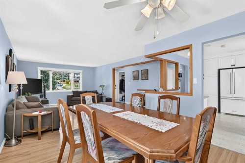7828 10 Street Nw, Calgary, AB - Indoor Photo Showing Dining Room