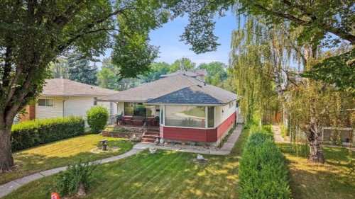 2307 7 Street Ne, Calgary, AB - Outdoor