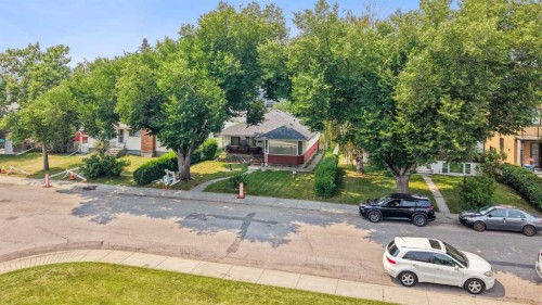 2307 7 Street Ne, Calgary, AB - Outdoor