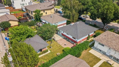 2307 7 Street Ne, Calgary, AB - Outdoor
