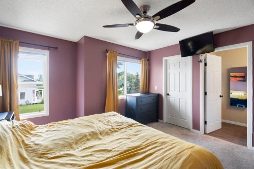7865 24 Street Se, Calgary, AB - Indoor Photo Showing Bedroom