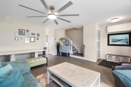 7865 24 Street Se, Calgary, AB - Indoor Photo Showing Living Room