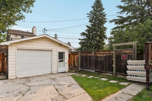 440 36 Avenue Nw, Calgary, AB - Outdoor
