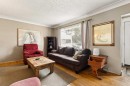 440 36 Avenue Nw, Calgary, AB  - Indoor Photo Showing Living Room 