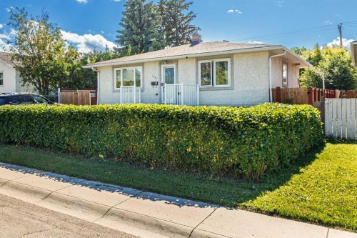 1831 43 Street Se, Calgary, AB - Outdoor