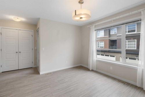 506 Evansridge Park Nw, Calgary, AB - Indoor Photo Showing Other Room