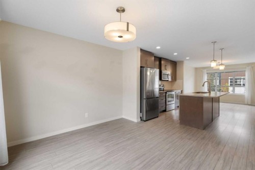 506 Evansridge Park Nw, Calgary, AB - Indoor Photo Showing Kitchen