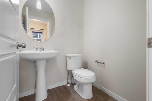 506 Evansridge Park Nw, Calgary, AB - Indoor Photo Showing Bathroom