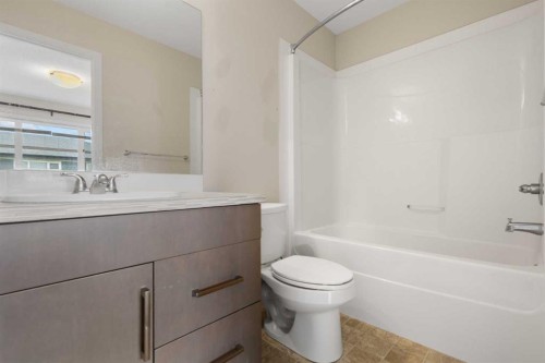 506 Evansridge Park Nw, Calgary, AB - Indoor Photo Showing Bathroom