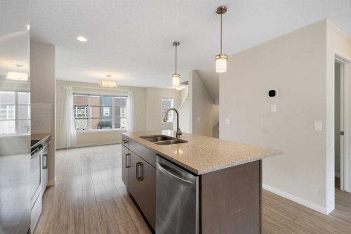 506 Evansridge Park Nw, Calgary, AB - Indoor Photo Showing Kitchen With Double Sink With Upgraded Kitchen