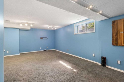 49 Evermeadow Manor Sw, Calgary, AB 