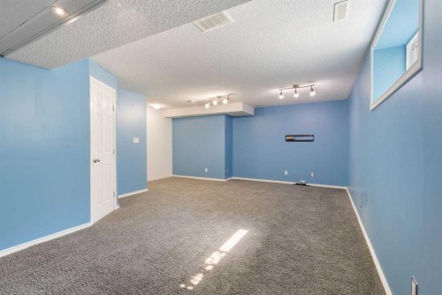 49 Evermeadow Manor Sw, Calgary, AB 