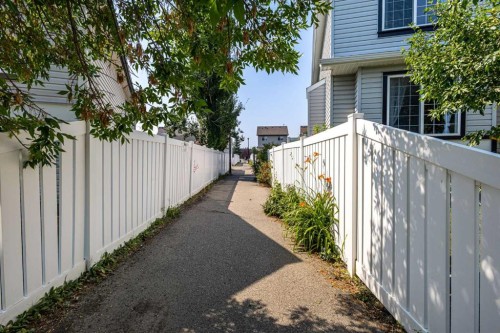 49 Evermeadow Manor Sw, Calgary, AB 