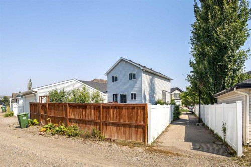 49 Evermeadow Manor Sw, Calgary, AB 