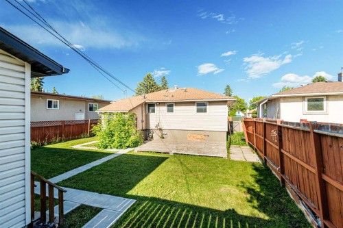 1827 43 Street Se, Calgary, AB - Outdoor With Exterior