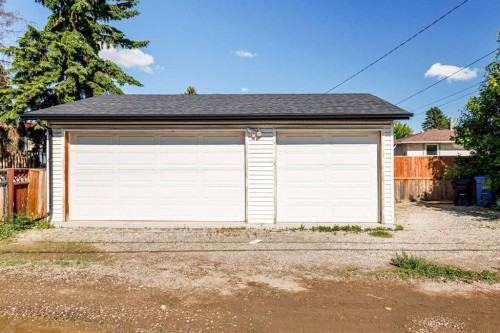 1827 43 Street Se, Calgary, AB - Outdoor With Exterior