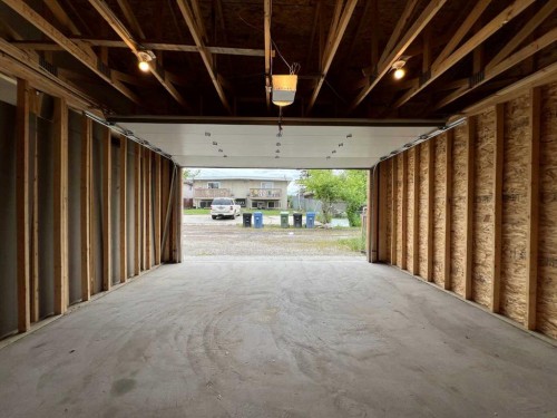 1827 43 Street Se, Calgary, AB - Indoor